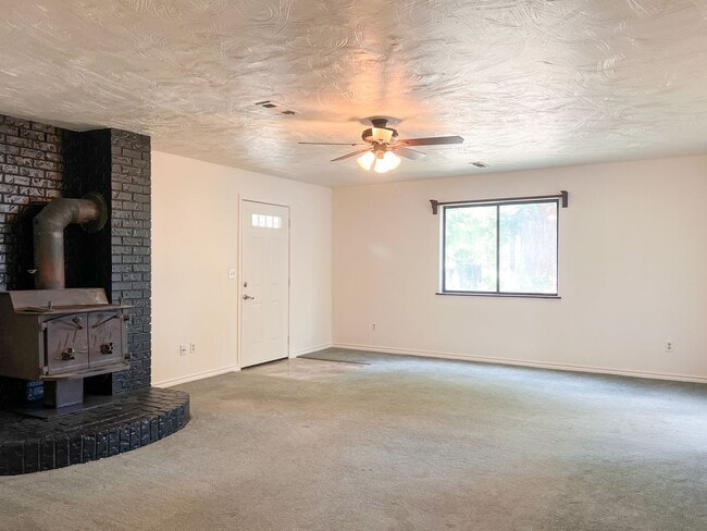 Photo - 3BD/2BA LARGE HOME IN LEBANON