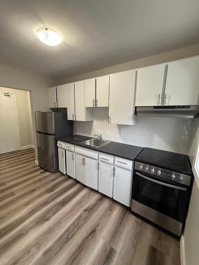 Building Photo - 29 Cartwright Street