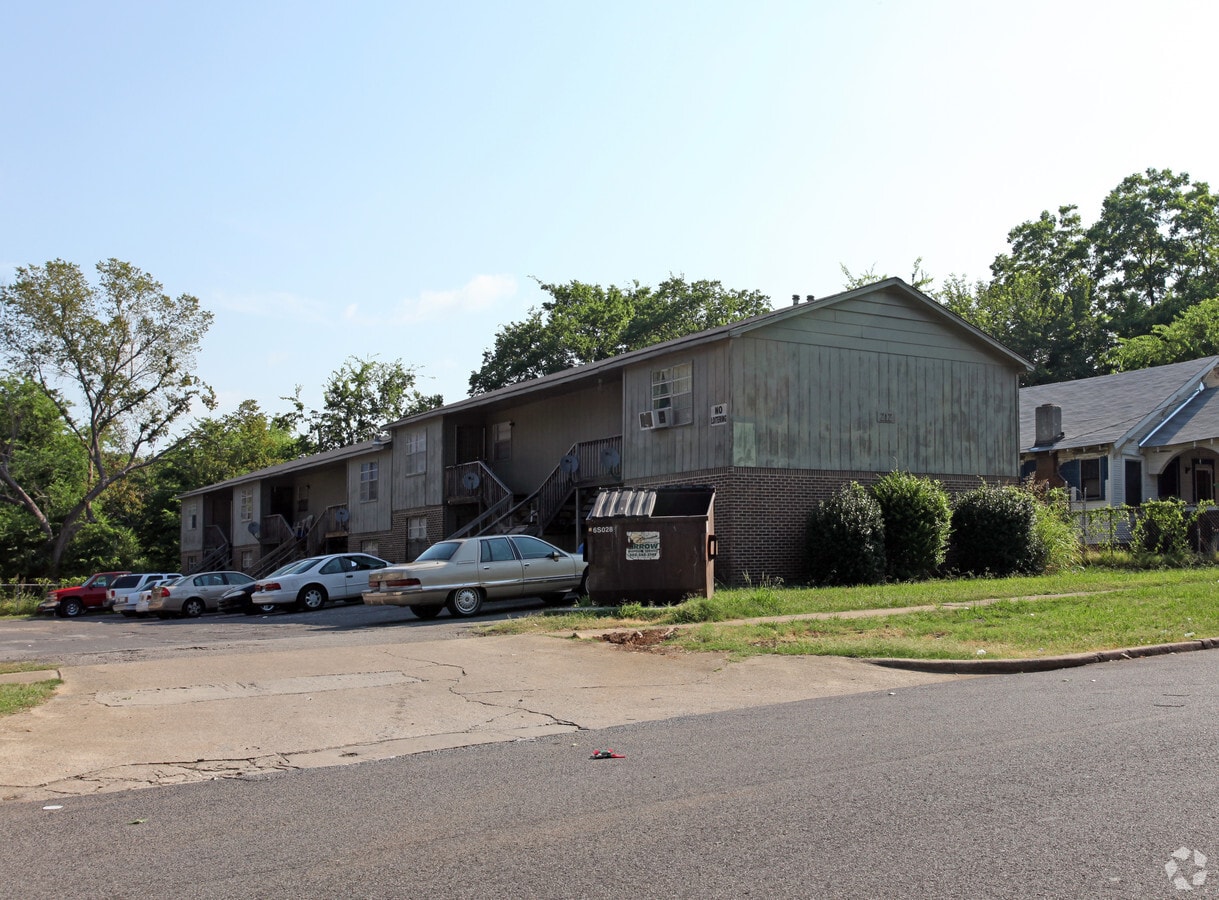 Photo - Martha Court Apartments