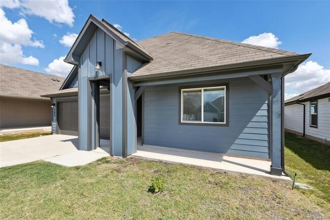 Photo - 205 Sweetwater Crk Ln