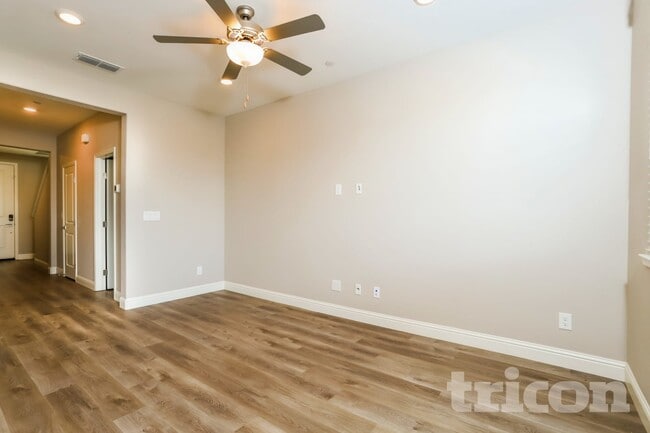 Photo - 1250 Victorian St