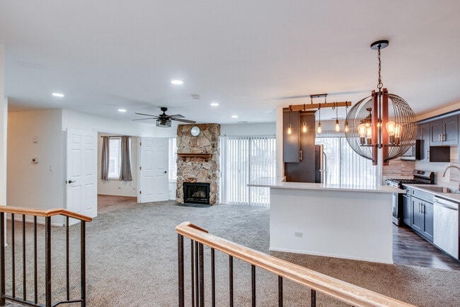 Photo - 340 Springlake Ln Unidad D