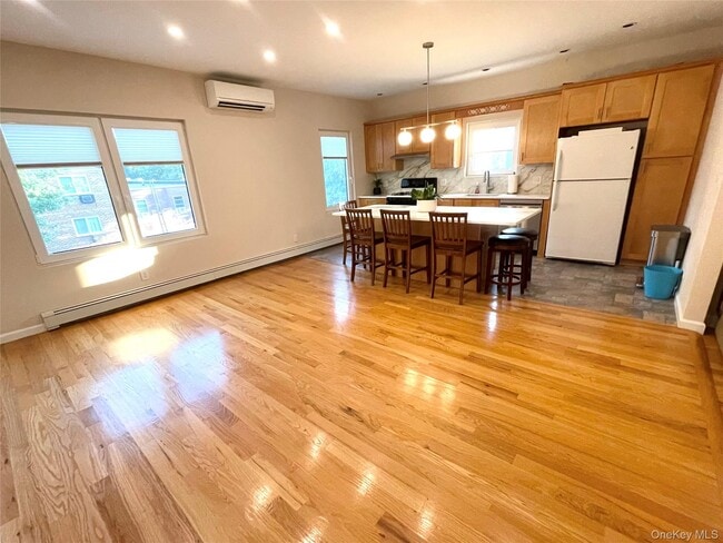 Photo - 66-22 53rd Ave Unidad 2