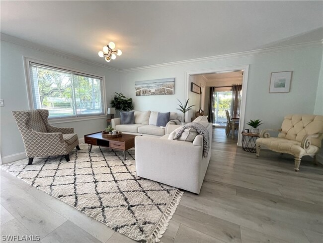 Photo - 905 13th St N