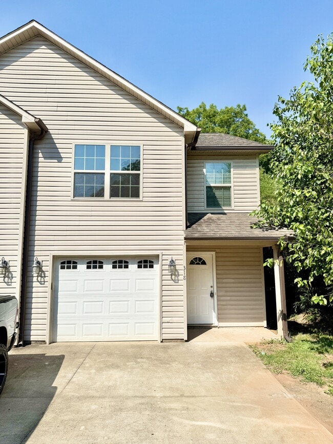 Building Photo - 318 Zach Dr Rental