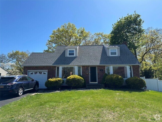Building Photo - 14 Somers Ln Rental