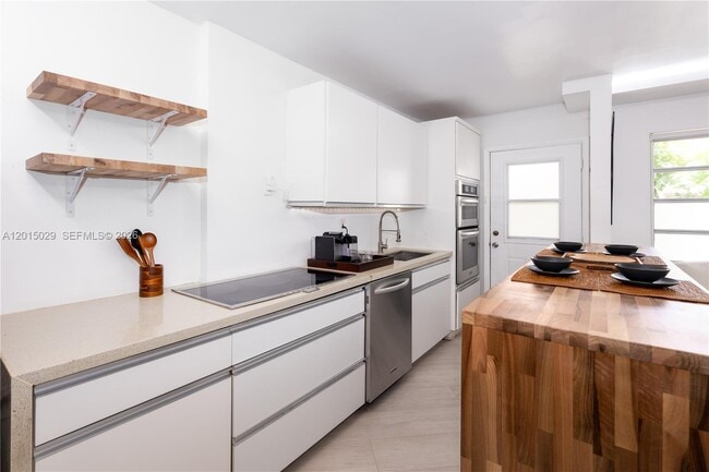 Photo - 525 Meridian Ave Unidad 203