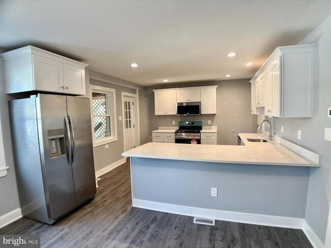 Building Photo - 1107 Cinnaminson Ave Rental