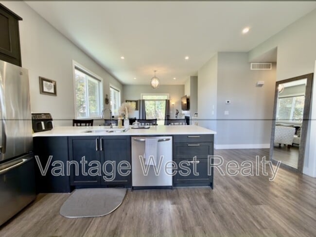 158 Cariboo Rd