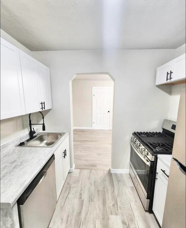 Photo - 1910 E 12th St