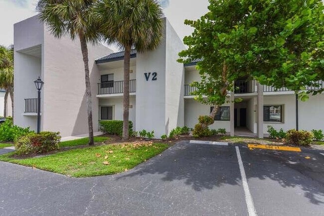 Building Photo - 1605 S US Hwy 1 Unit V2-103 Rental