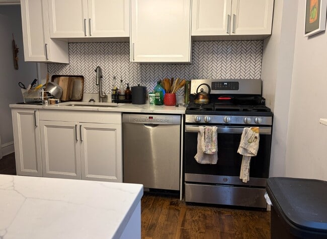 Photo - 918 W Gunnison St Unit 2