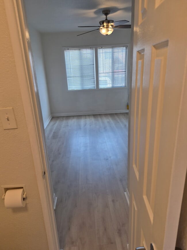 Photo - 434 Laconia Blvd Unit 434