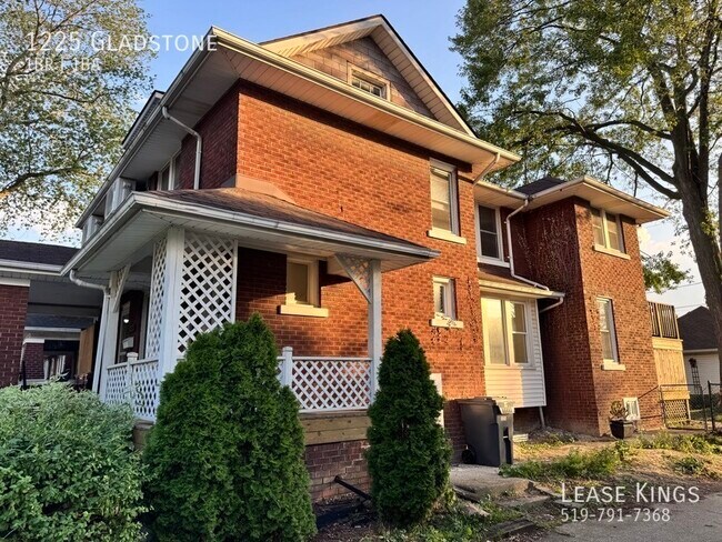 Photo - 1225 Gladstone Ave