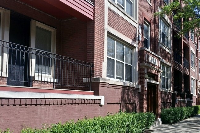 4415 - 4425 N Hazel St Apartments - 4415 N Hazel St Apartments