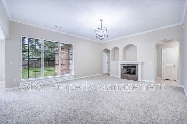 Photo - 1536 N Oakhaven Pl