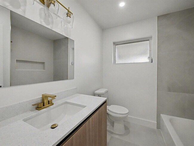 Photo - 1940 NW 32nd St