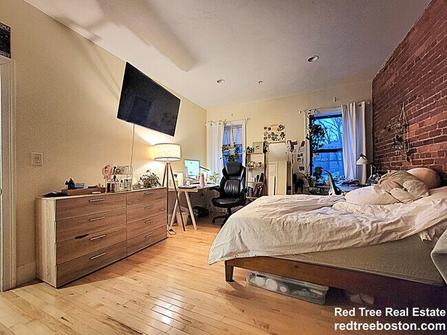 Photo - 1203 Beacon St Unit 2