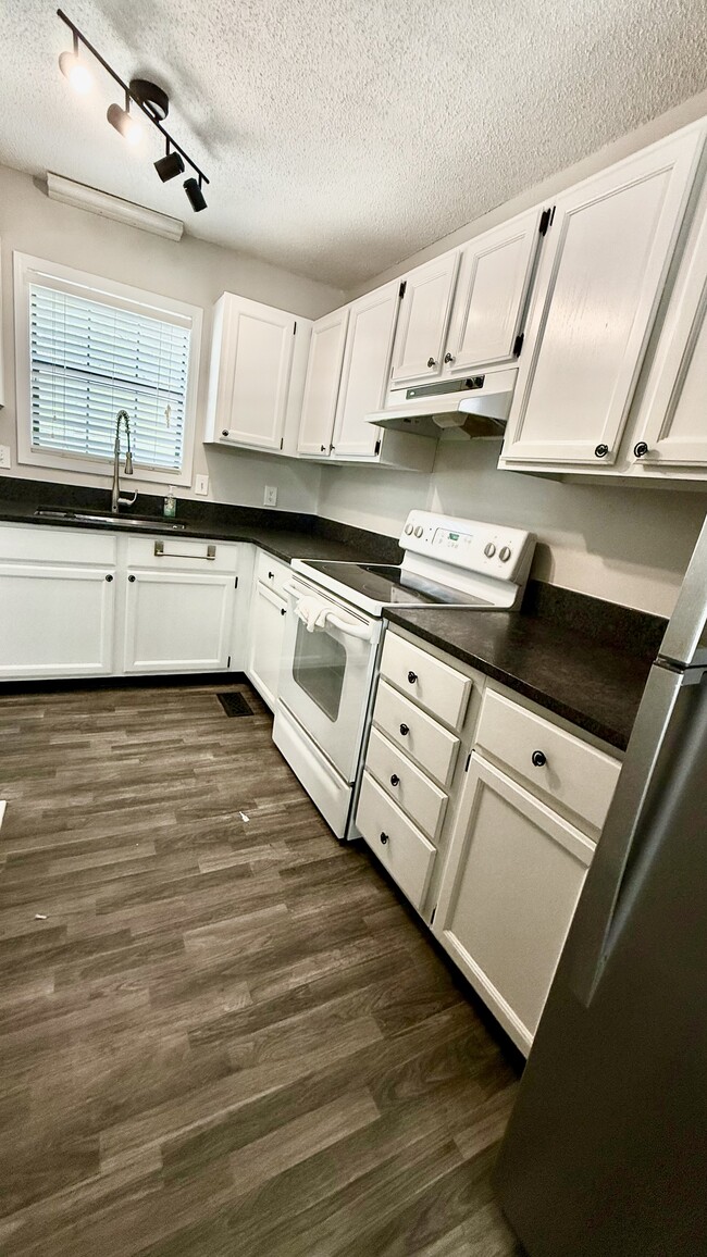 Photo - 1903 Malone Rd Unit H