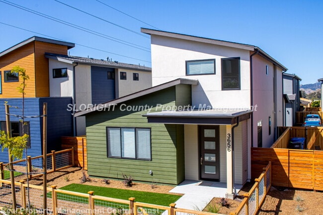 Building Photo - AVAILABLE JULY - Modern Style Home SLO Home - 3 Bedroom / 2.5 Bathroom