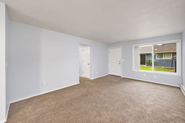 Photo - Recently upgraded 3 Bedroom! Washer/Dryer in unit!, Great Location! $500.00 Deposit OAC*!!