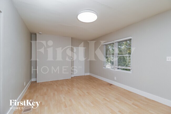 Photo - 2081 Glenwood Ave SE