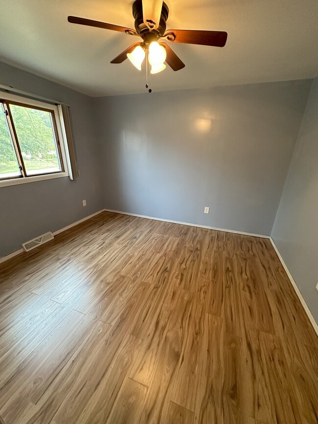 Building Photo - 1841 2nd Ave Rental