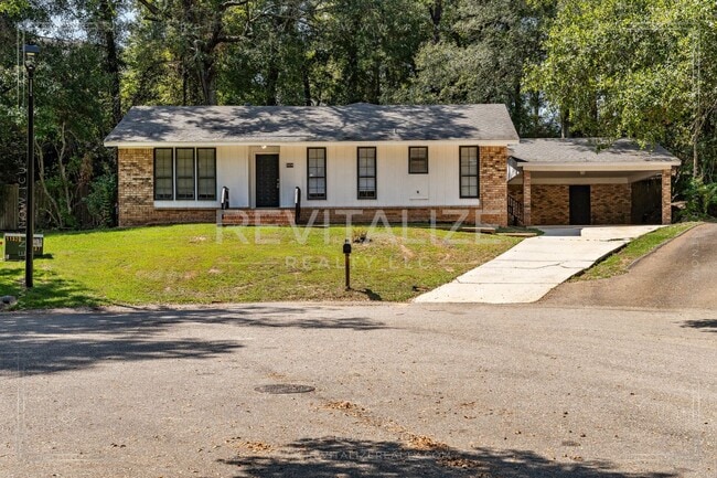 Beautifully Updated 4-Bedroom Home with Gr... - Beautifully Updated 4-Bedroom Home with Gr...