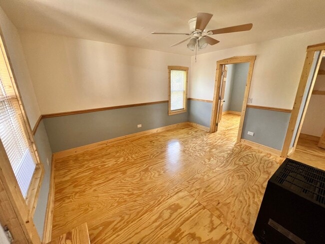 Photo - 6211 S Loomis Blvd