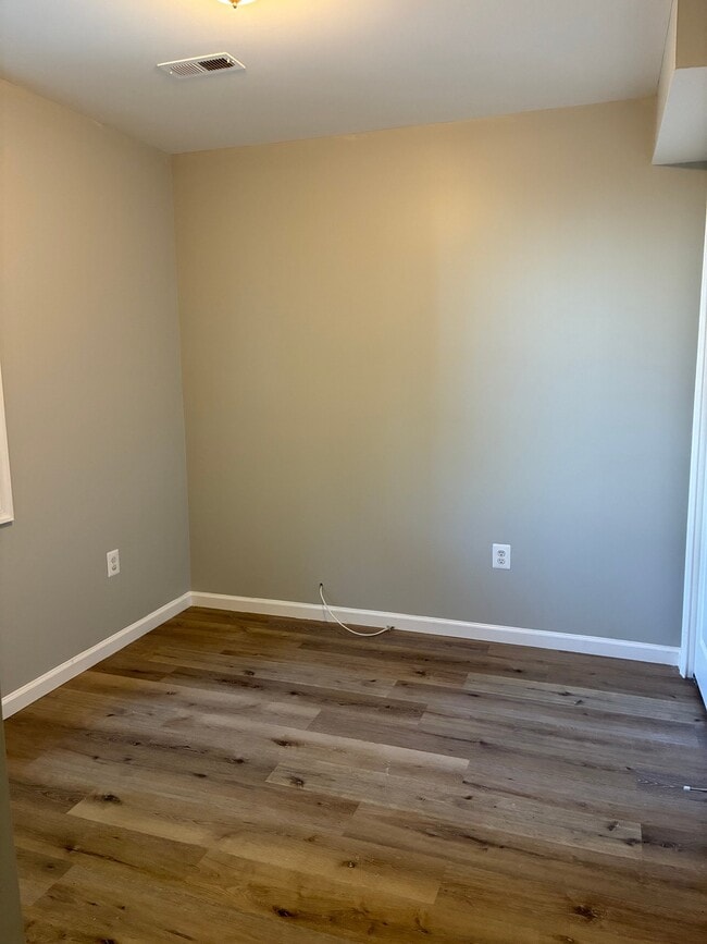 Photo - 1709 E St NE Unit 2