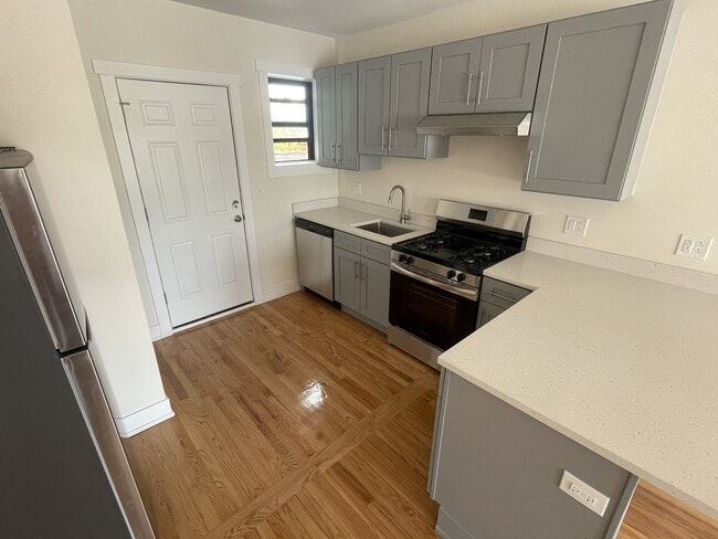 Building Photo - 1544 W Highland Ave