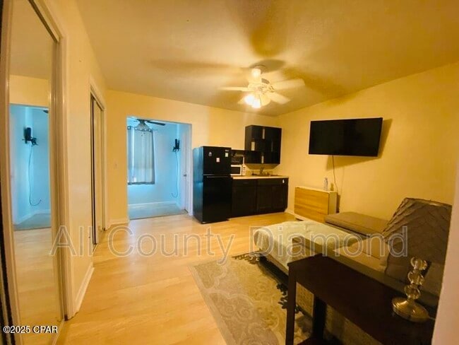 Photo - 4819 Hispaniola St Unit B