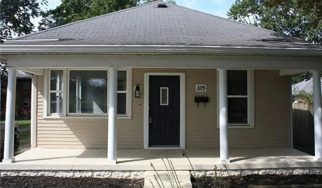 Building Photo - Charming 2BR House in Jeffersonville