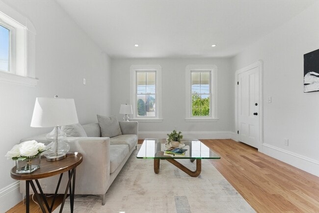 Photo - 80 Shirley St