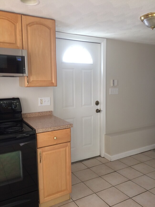 Photo - 37 Cecilian Ave Unit 1st floor