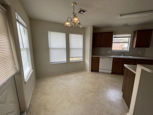 Photo - 7721 Wolf Dr