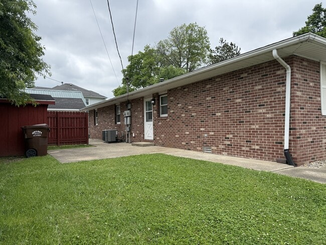 Photo - 622 N Washington St