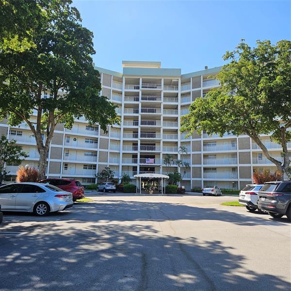 Building Photo - 3090 N Course Dr Unit 708 Rental