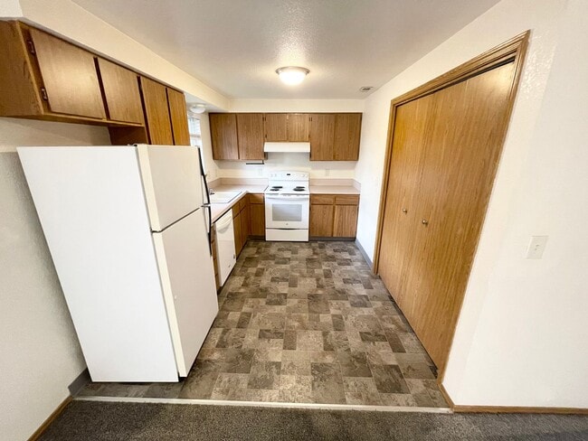 Photo - Beautiful 2 Bedroom 1 Bath Apartment- Close to BSU Unit 202