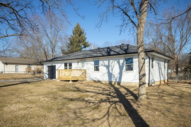 Photo - 122 Willa Ln