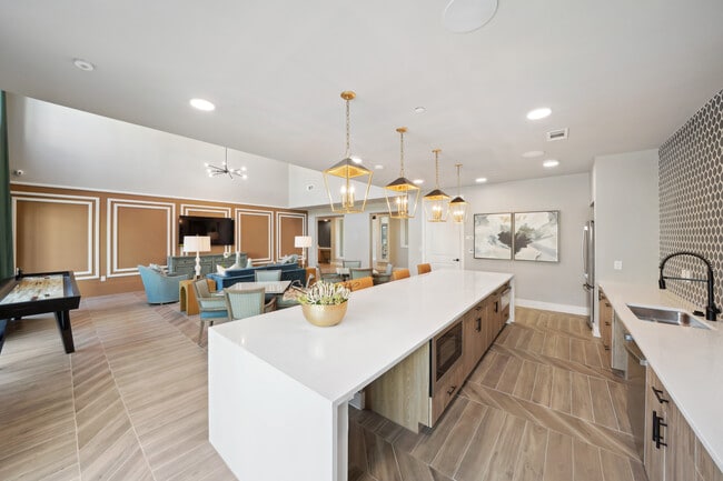 Parmore Anna Apartments