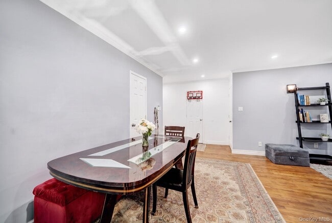 140-35 Burden Crescent Unidad 402