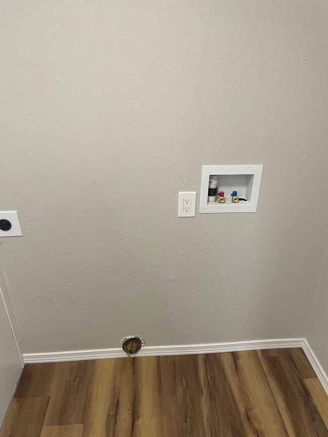 Photo - Adorable Newly Remodeled Rancher in Reardan