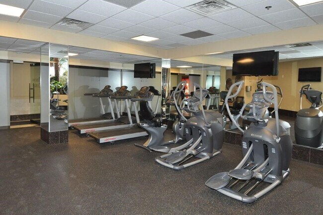 3525 Sage Rd Unit 411