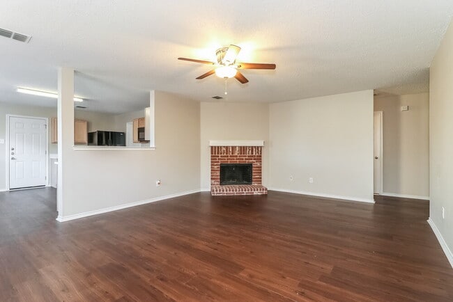 Photo - 4012 Irish Setter Dr