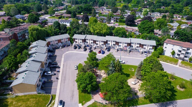 Building Photo - Lanctot