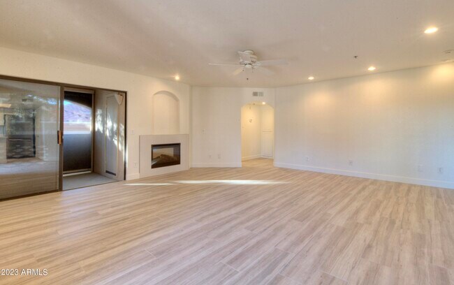 Photo - 5104 N 32nd St Unidad 408