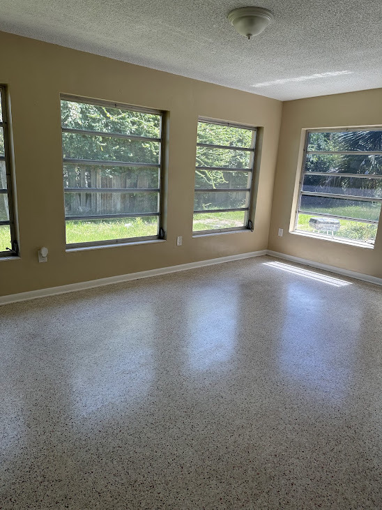 Photo - 1560 Elizabeth Ln