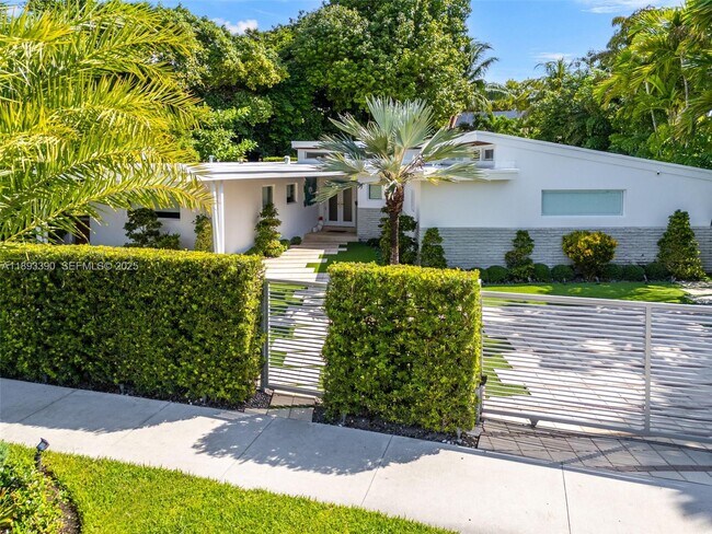 Photo - 5815 N Bay Rd