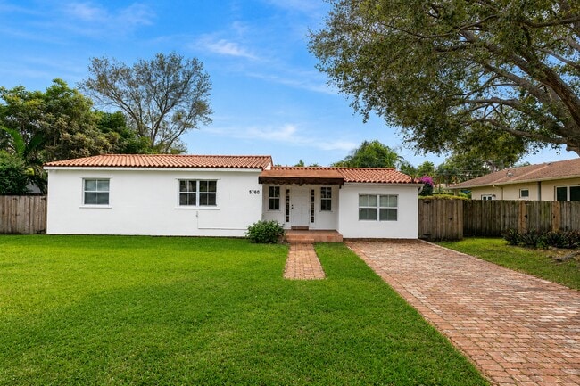 Building Photo - 5760 SW 51st St